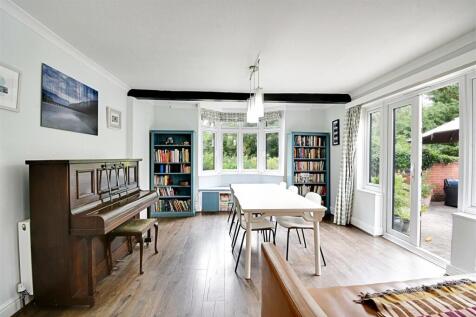 Dining Area 2.jpg