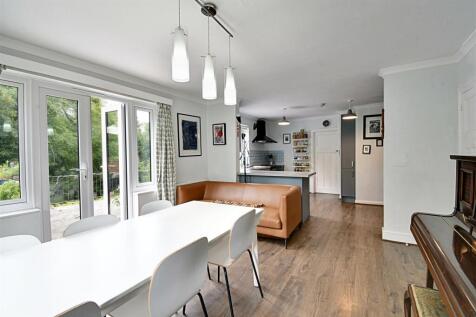 Dining Area 3.jpg