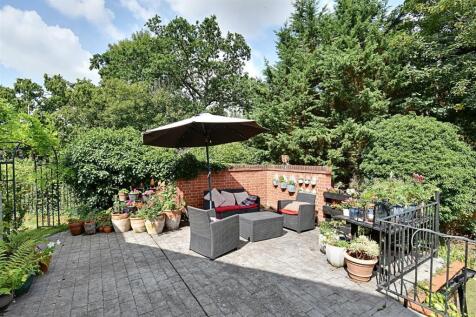Patio 5.jpg