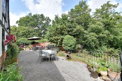 Patio 2.jpg