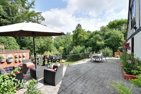 Patio 4.jpg