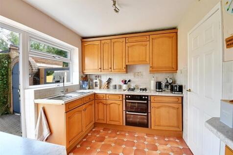 Kitchen 1.jpg
