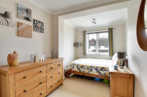 Bedroom 3_1.jpg