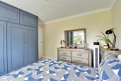 Bedroom 2_2.jpg