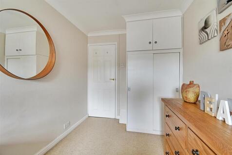 Bedroom 3_2.jpg