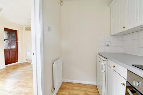 Kitchen 2.jpg