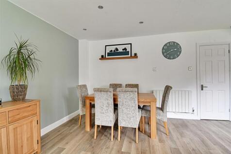 Dining Area 2.jpg