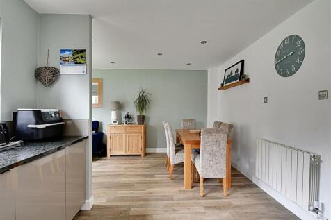 Dining Area.jpg