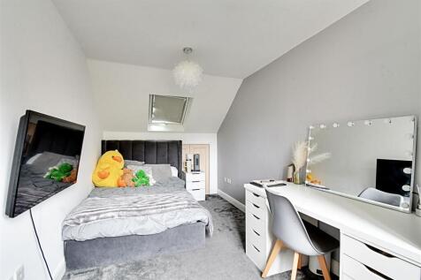 Bedroom 2_1.jpg