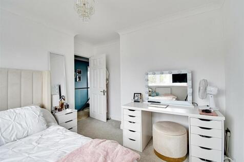 Bedroom 3_2.jpg