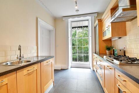 Kitchen 2.jpg