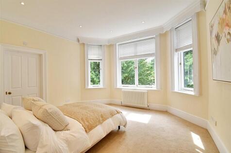 Bedroom 1_1.jpg
