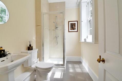 Ensuite 1.jpg