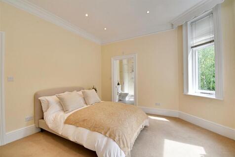Bedroom 1_2.jpg