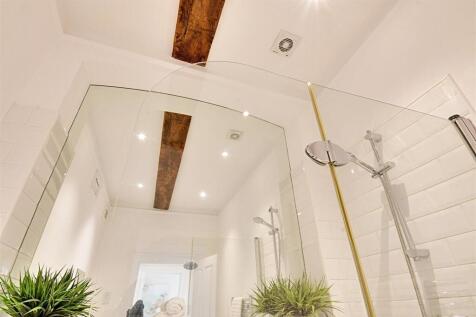 Bathroom 2.jpg