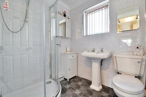 Shower Room 1.jpg