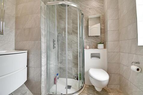 Ensuite 1.jpg