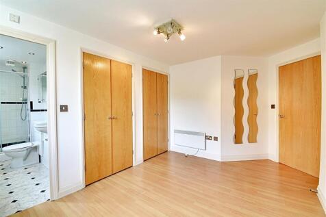 Bedroom 2_2.jpg