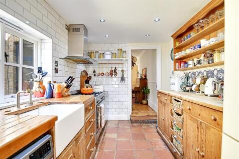 Kitchen 1.jpg