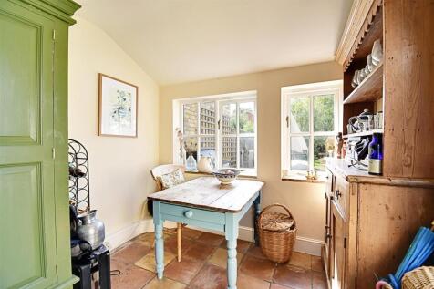 Dining Area.jpg