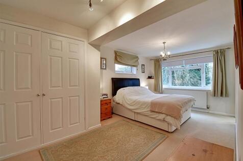 Bedroom 1.jpg