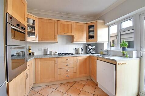Kitchen 1.jpg