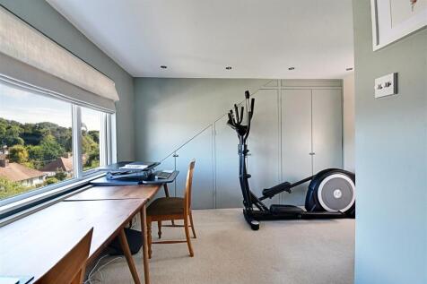 Bedroom 4_1.jpg