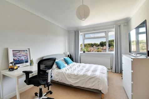 Bedroom 2_1.jpg