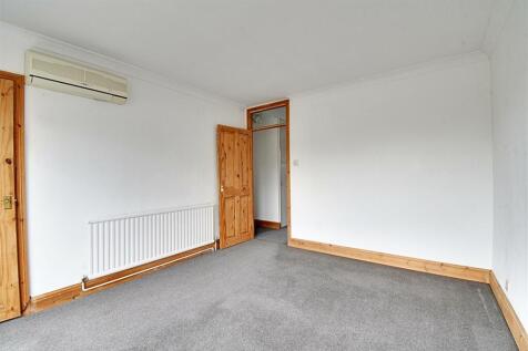 Bedroom 2_2.jpg