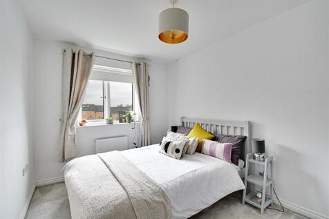 Bedroom 2_1.jpg