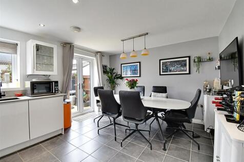Kitchen 5.jpg