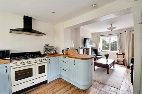 Kitchen 2.jpg