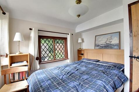 Bedroom 2_1.jpg