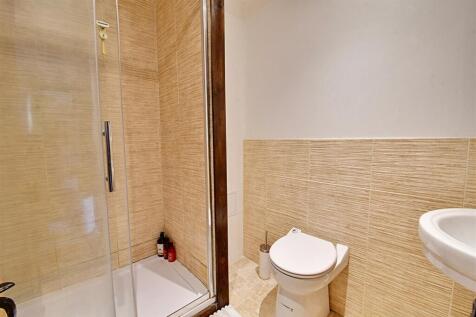 Shower Room 1.jpg