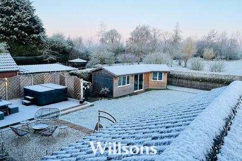 rear garden in winter.jpg