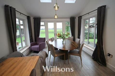 dining area a.jpg