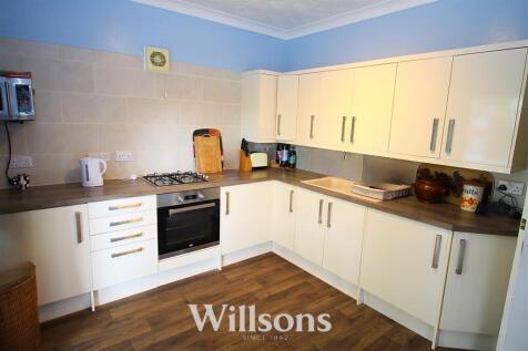 flat 1 kitchen.jpg