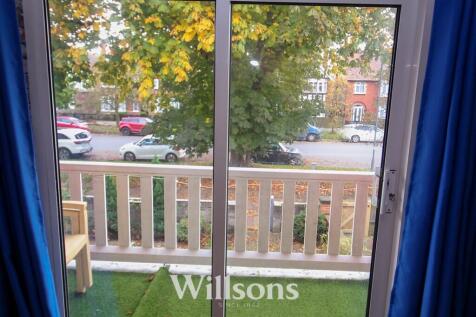 flat 1 verandah.jpg