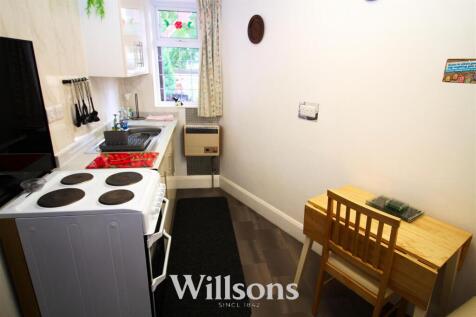 flat 2 kitchen.jpg
