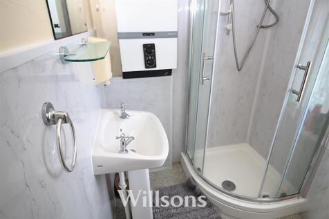 flat 3 shower rm.jpg