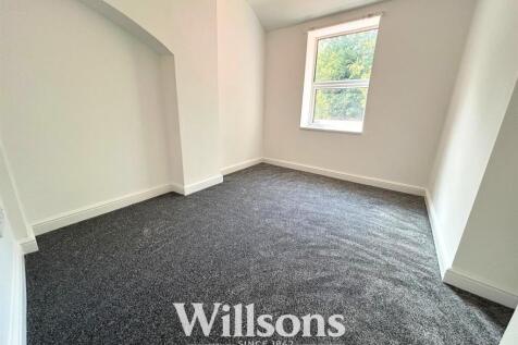Bedroom 1.jpg