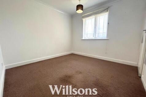 Bedroom 1.jpg