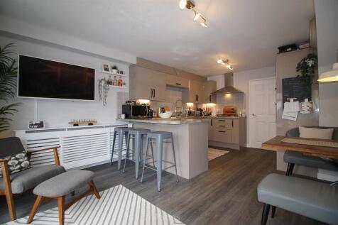 Kitchen/Living Area