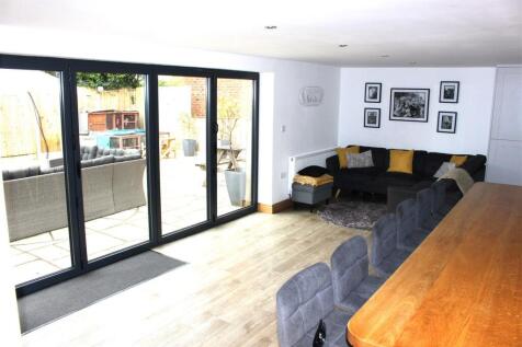 Living Dining Area