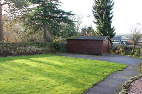 Extensive Rear Garden