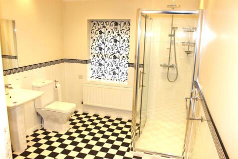 Large Ensuite Shower Room