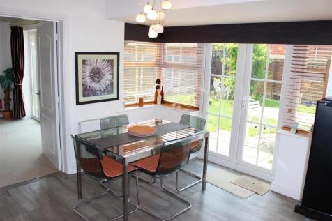 Living Dining Area