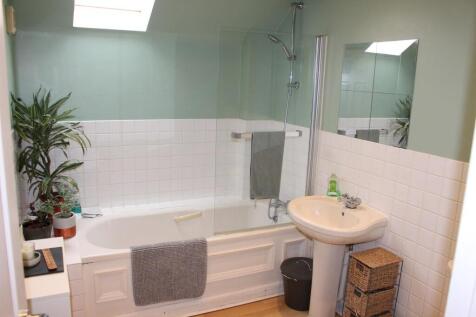 Principal Bathroom