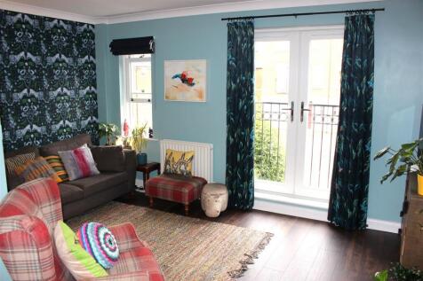 Pleasant L-Shaped Lounge