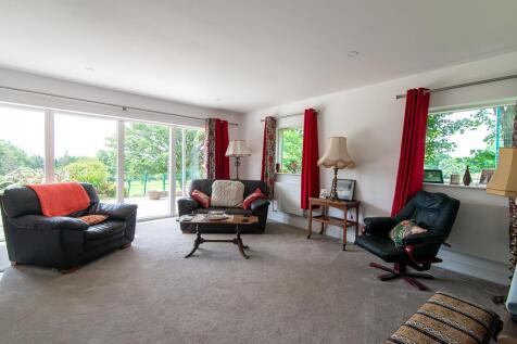 Formal Lounge